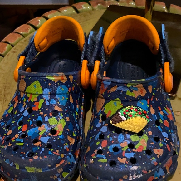 Crocs Terrazzo Classic All-Terrain Multicolor Splatter Clog - Kids' size 8 - Picture 1 of 8